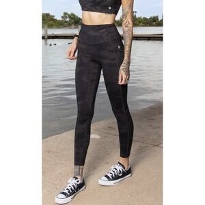 NEW Dixxon Women's Classic Leggings Black Camo M